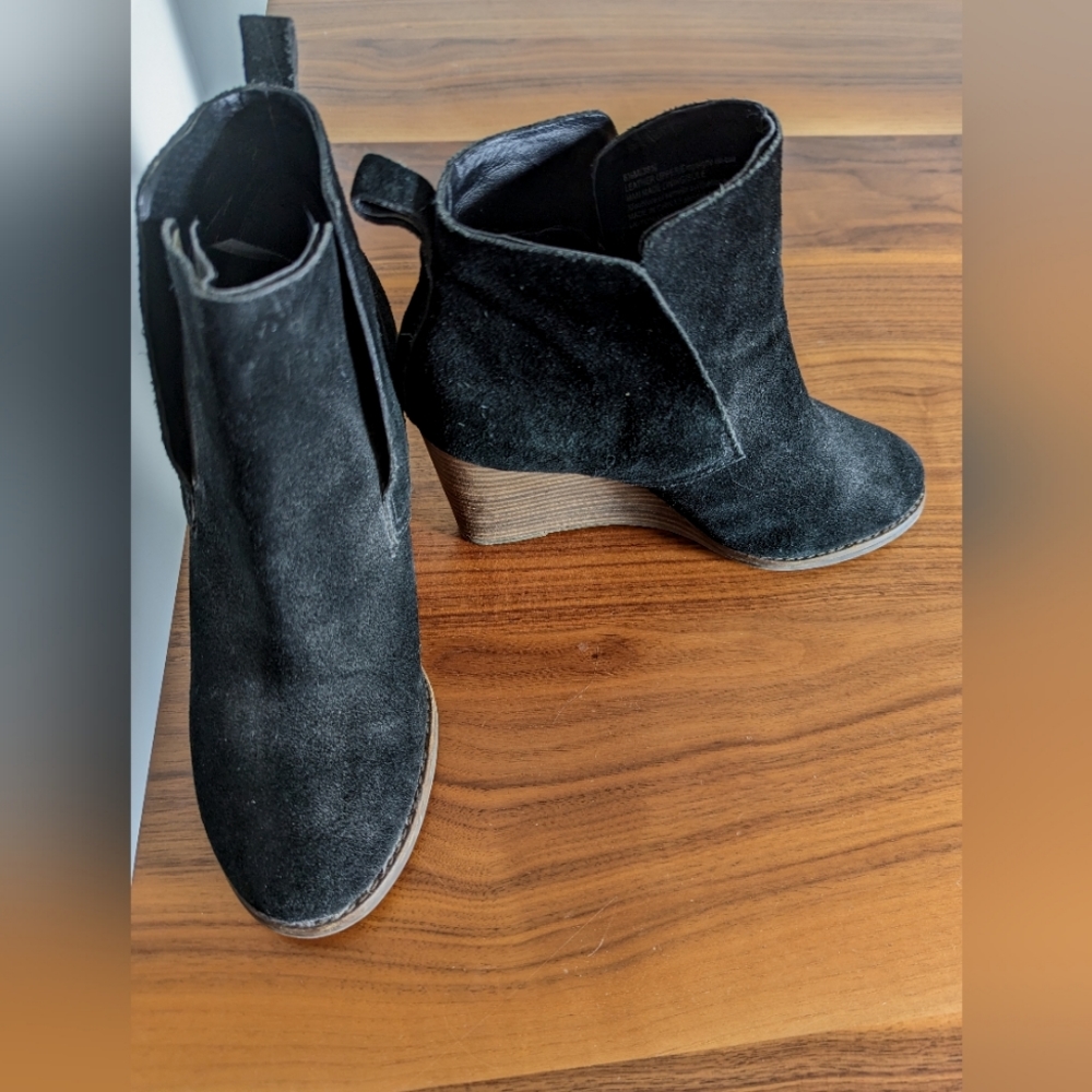 LUCKY BRAND - Suede Booties